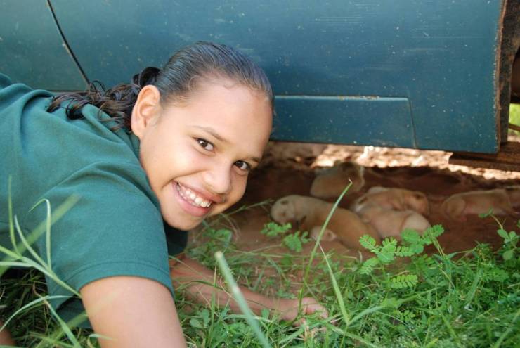Teneille says that one day “I’d like to travel from one end of the earth to another to achieve peace.” 